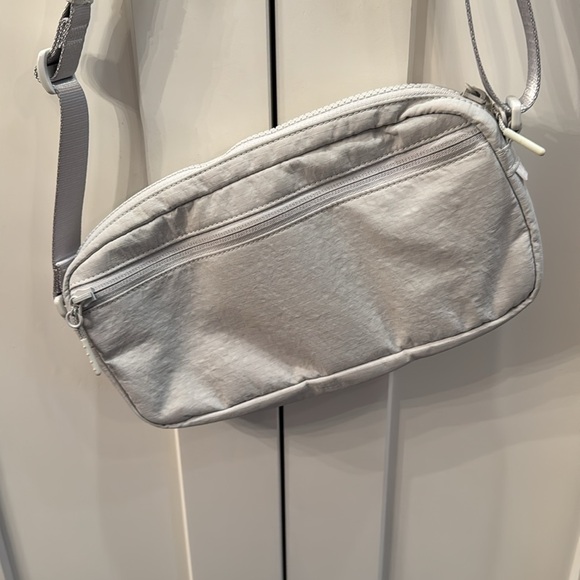 Lululemon light gray swing pack - Picture 4 of 7